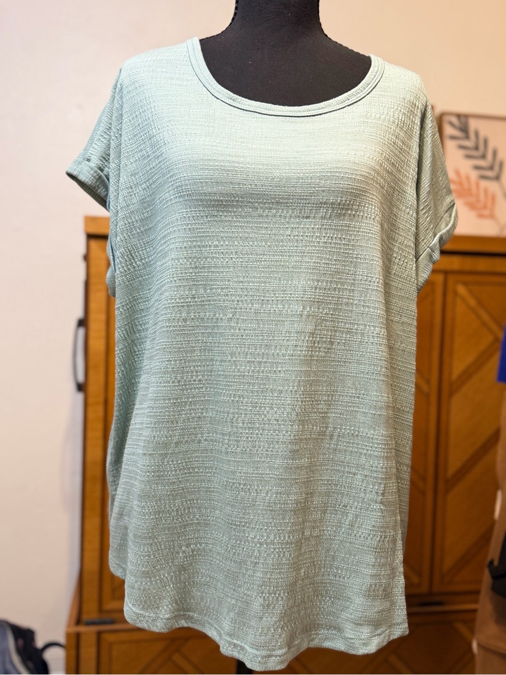 24/7 by Maurices Sage Green Jacquard Textured Short Sleeve Top Size L